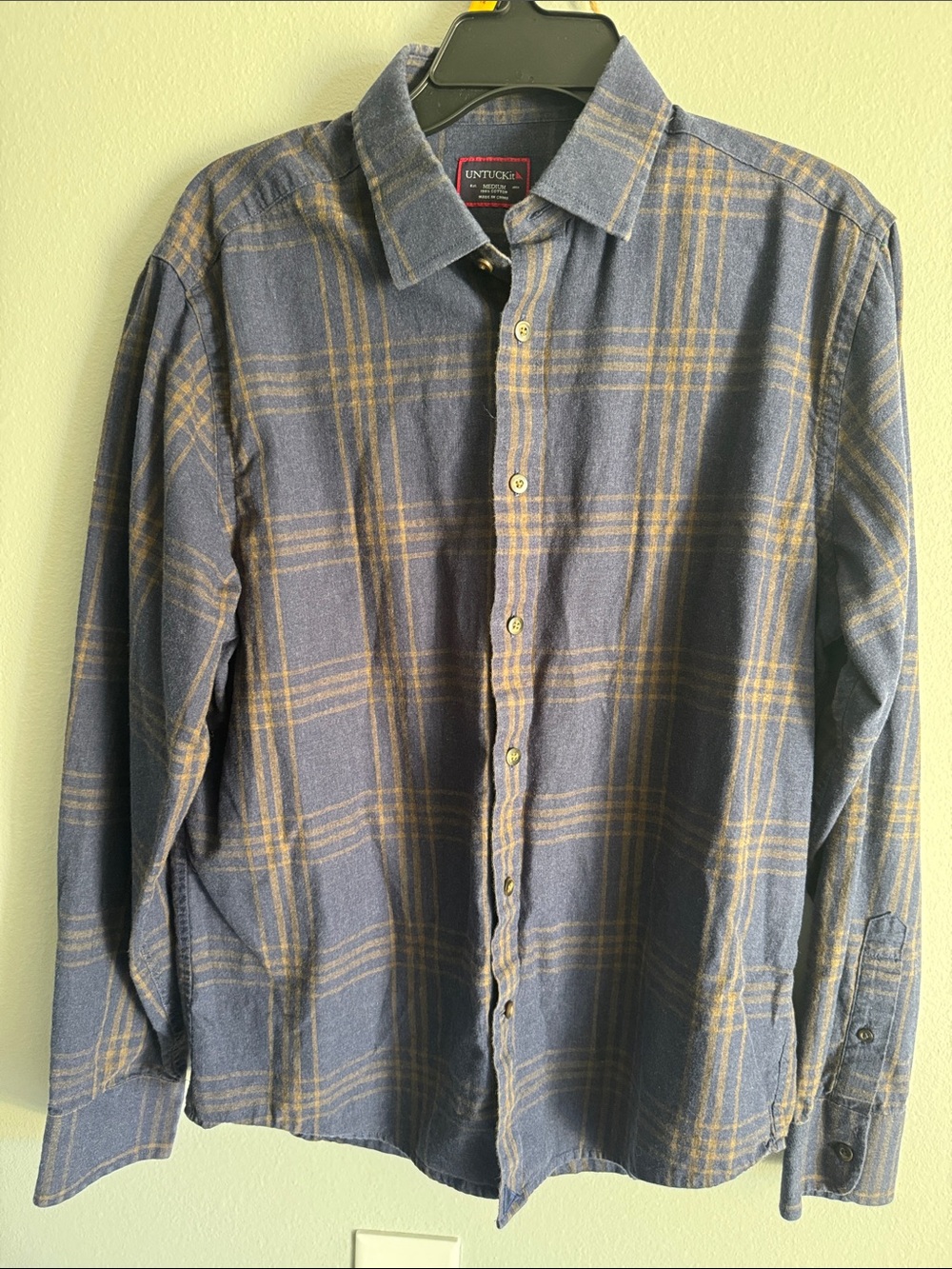 UNTUCKit Men's Blue and Tan Plaid Button-Down Shirt size medium